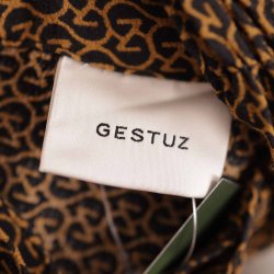 Gestuz kort lille bluse brun/sort logo mnster 34 (13)