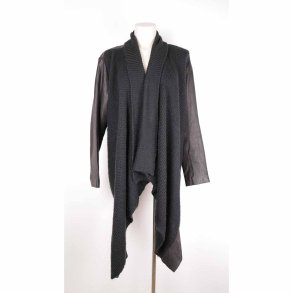 Auluna sort jakke Str 44 nypris 2900 (2)