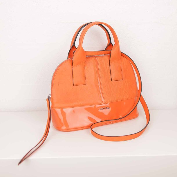 Calvin Klein taske lder/lak orange rd NSN  (21)